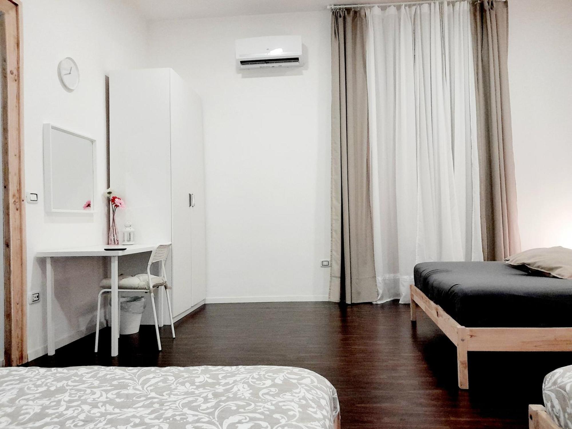 Piazza Carita' Centro Storico Apartment Naples Room photo